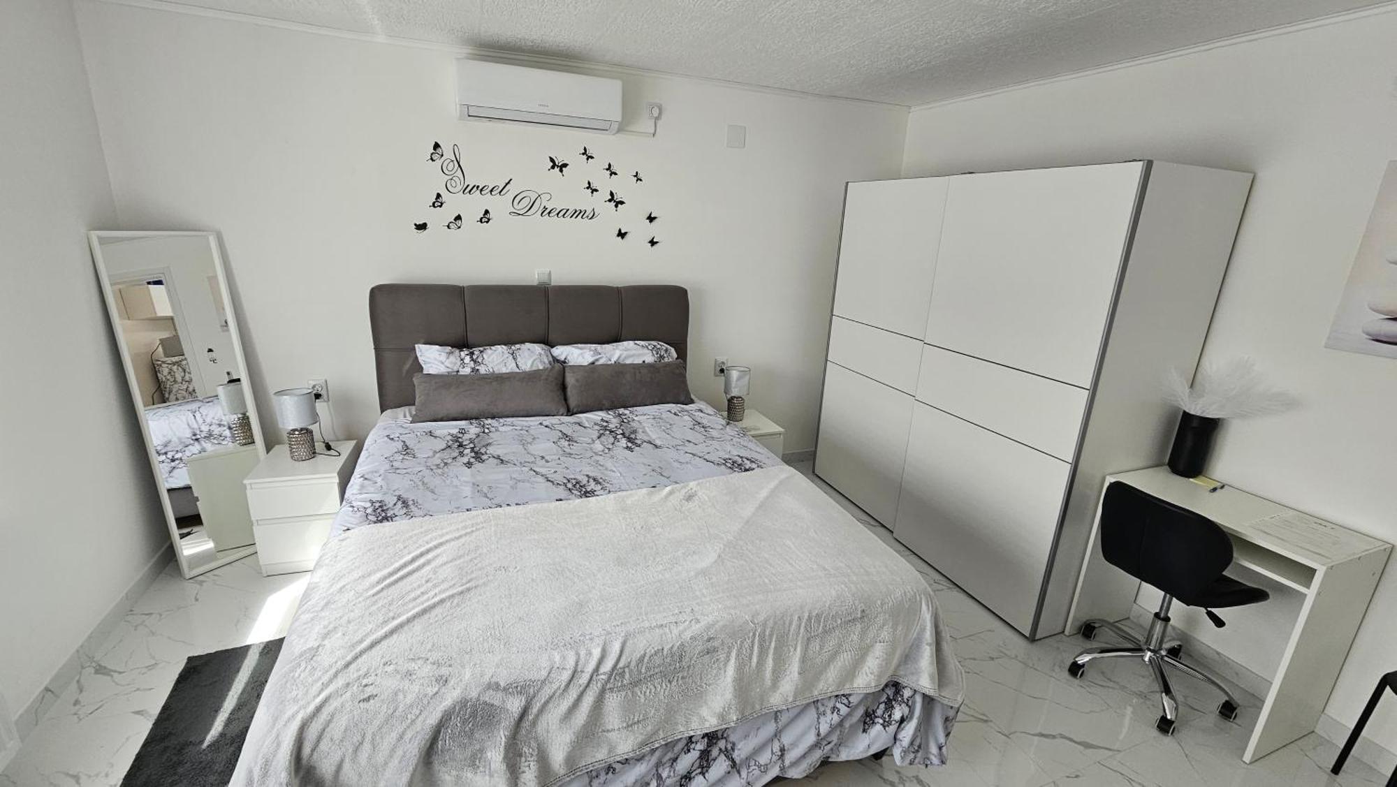 Ena1 & Ena2 -Big Free Parking Apartment Karlovac Exterior photo